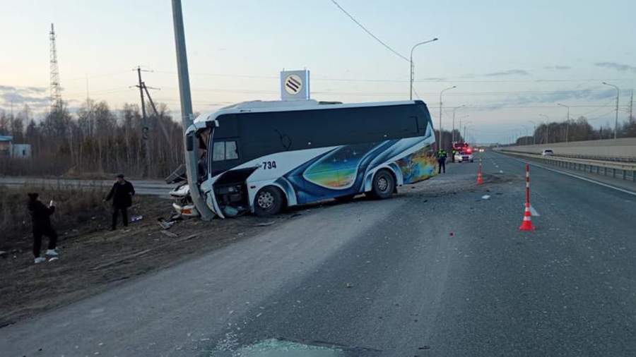 Девять человек пострадали в ДТП с пассажирским автобусом под Тюменью<br />
