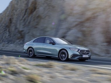 Новинки недели: Mercedes E-класса, иранский седан за 1,5 млн руб. для РФ и еще 17 машин