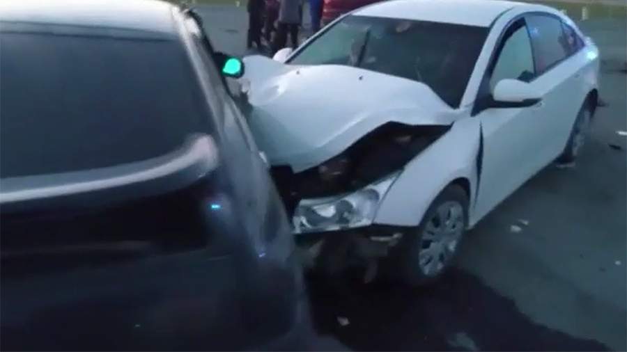 Пять человек пострадали при столкновении трех автомобилей в Башкирии<br />
