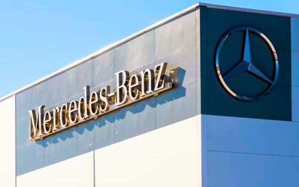 Российский завод Mercedes продан официально