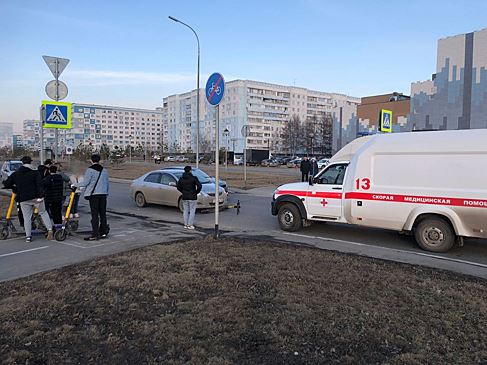 Сбитая в Кемерове девушка на электросамокате попала в больницу