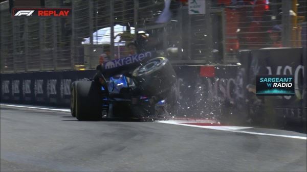 Шарль Леклер выиграл квалификацию к спринту Ф1 в Баку, несмотря на аварию