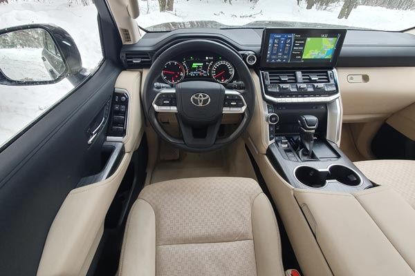 Тест-драйв Toyota Land Cruiser 300