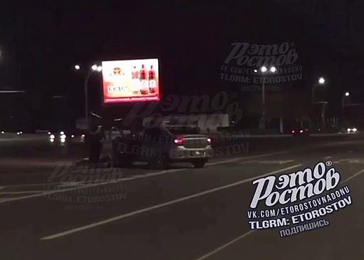 В центре Ростова машина ДПС столкнулась с мотоциклом под управлением подростка