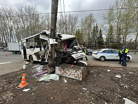Механик не нашел неисправностей перед выходом на линию у попавшего в ДТП автобуса в Кирове