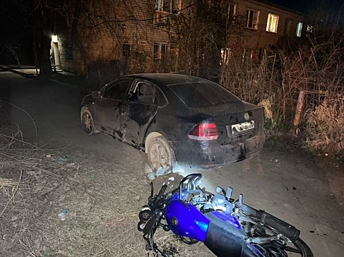 Вечером в Энгельсе водитель «Фольксвагена» сбил подростка на мопеде